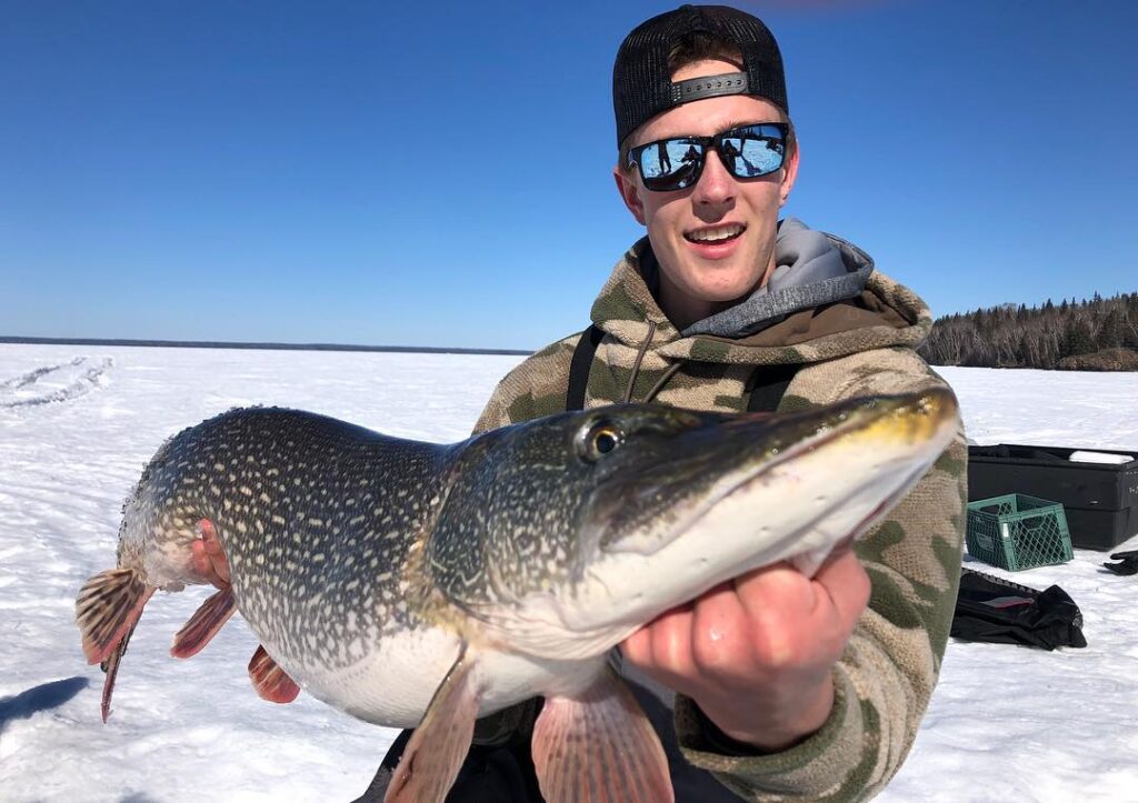 Manitobans finally able to ice fish after warm winter